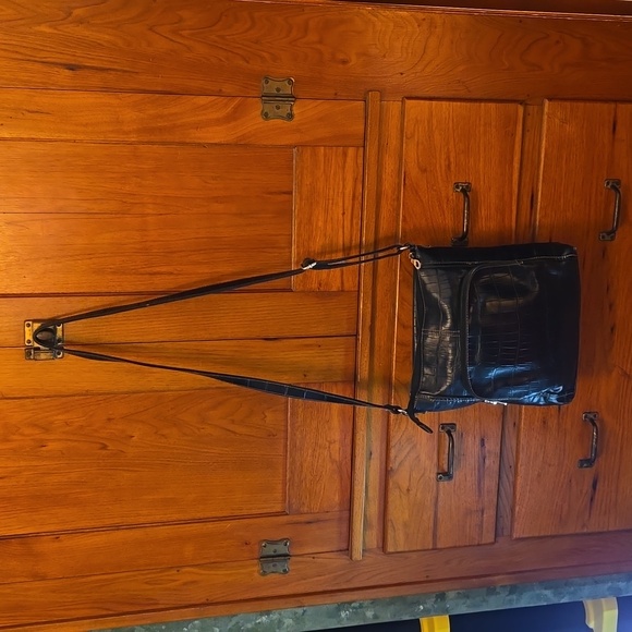 Relic by Fossil Black Croc Embossed Vegan Crossbody  Purse - Picture 4 of 8